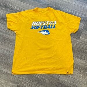 HOFSTRA SOFTBALL TEE